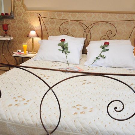 Royal Apartments Ni الغرفة الصورة